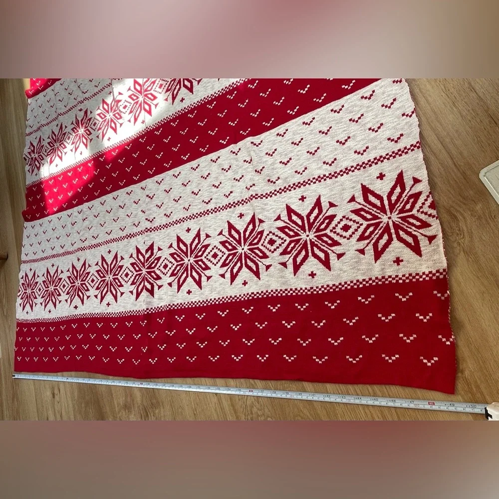 Nicole Miller throw blanket home red white fair isle snowflakes winter Christmas
